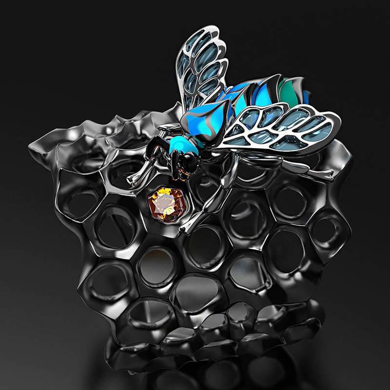 Clever Honeybee Ring