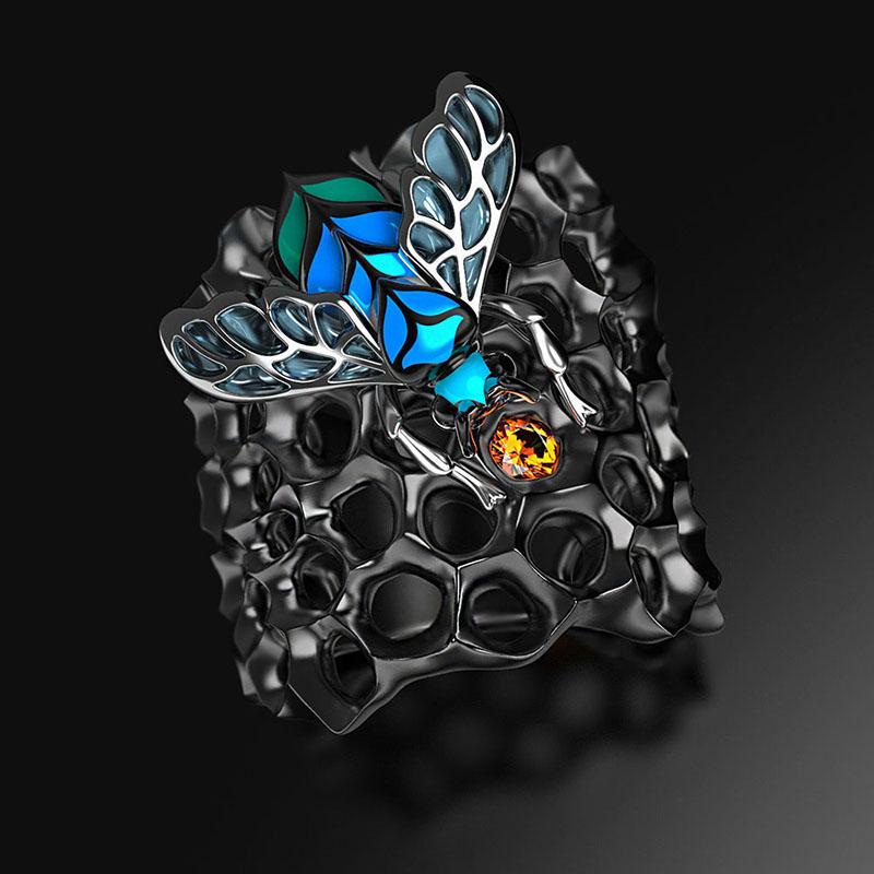 Clever Honeybee Ring