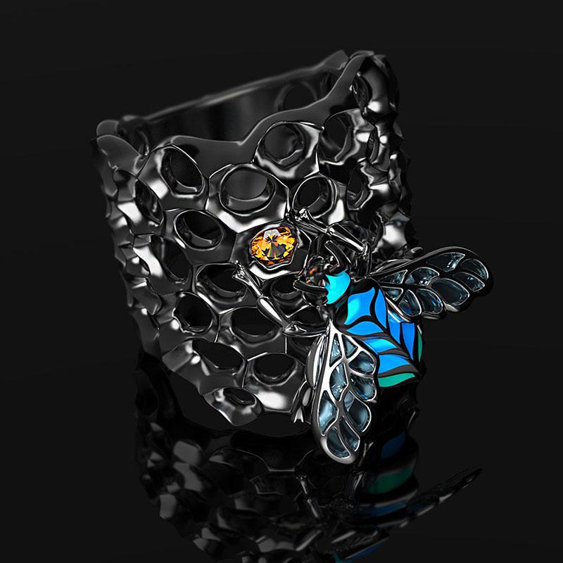 Clever Honeybee Ring