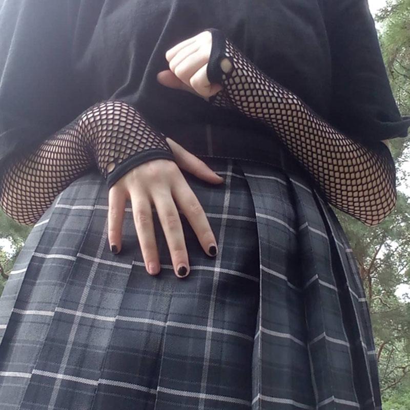 Wrap Me Fishnet Gloves