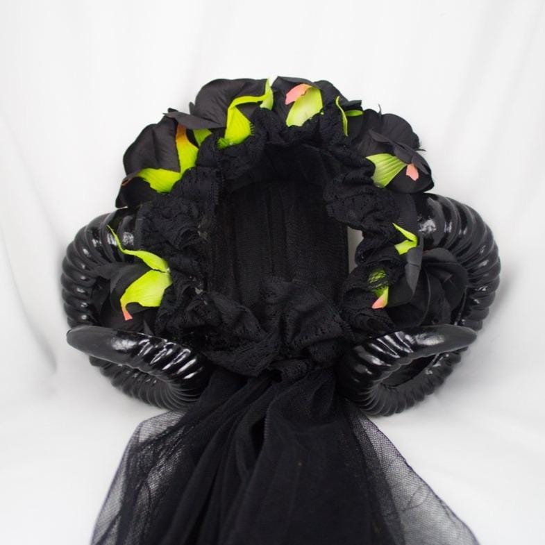 Gothic Horns headdress with optional black veil (black)